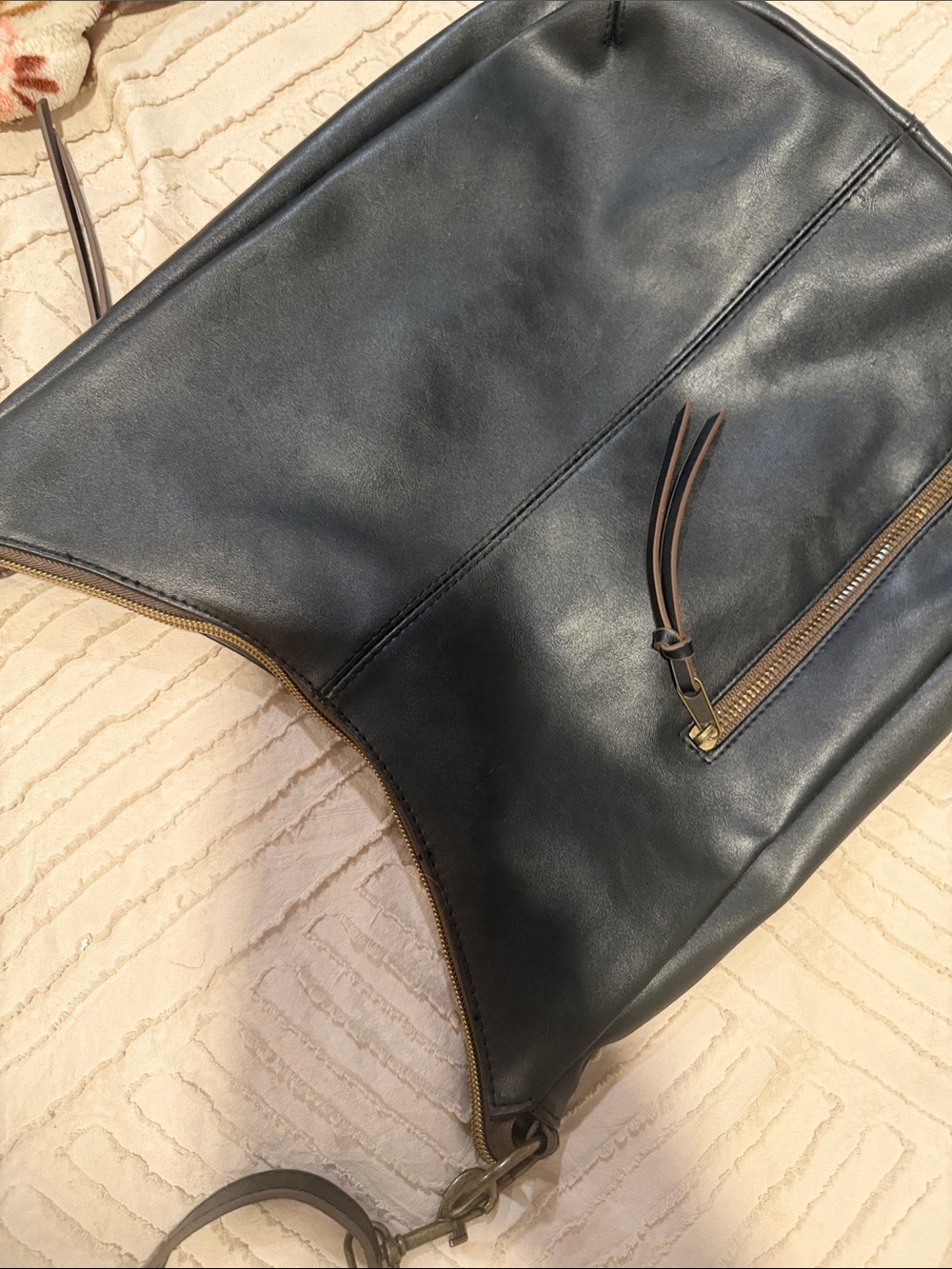Sleek Black Leather Shoulder Hobo Bag - Picture 9 of 10